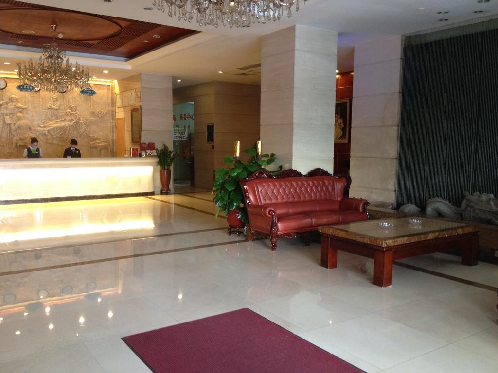 Vienna Hotel Canton Esterno foto