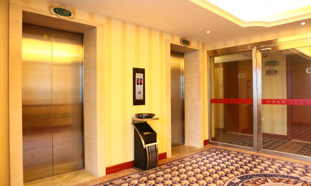 Vienna Hotel Canton Esterno foto
